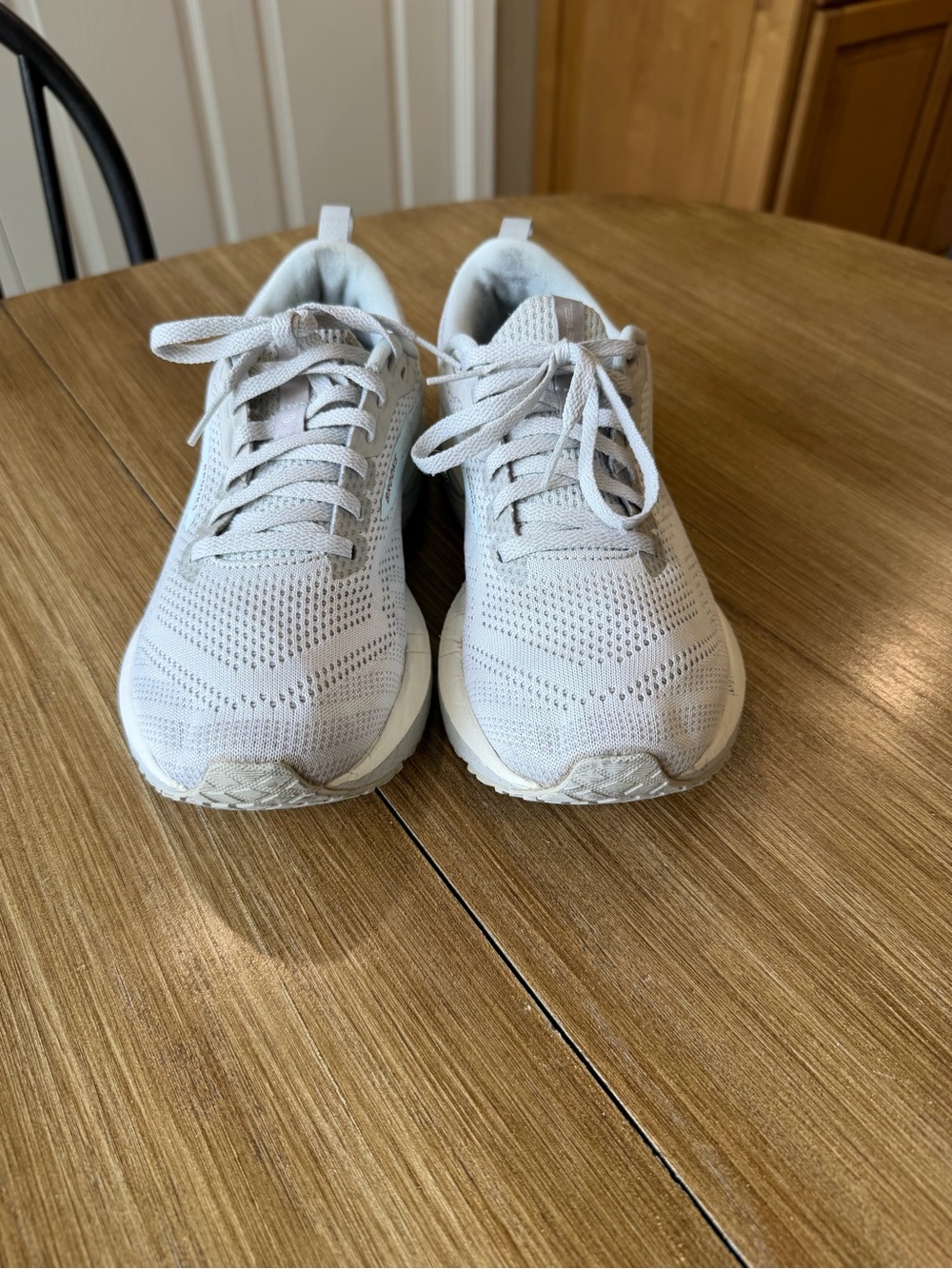 Women’s Brooks Revel 6 Athletic Shoes (size 8) - Picture 3 of 9